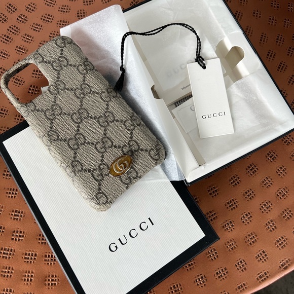 I phone 11 Gucci phone case - Picture 7 of 7